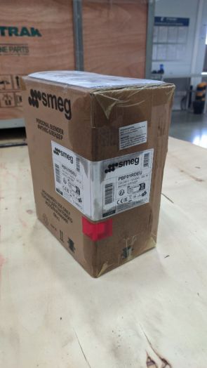 Smeg PBF01RDEU (уценка)