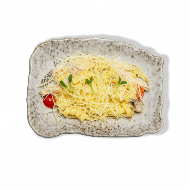 Фетучини с курицей и грибами