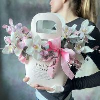 Нежная орхидея в сумочке