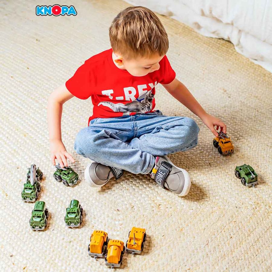 Набор машинок 9 штук "Вжух бои в пустыне" 10 см КНОПА