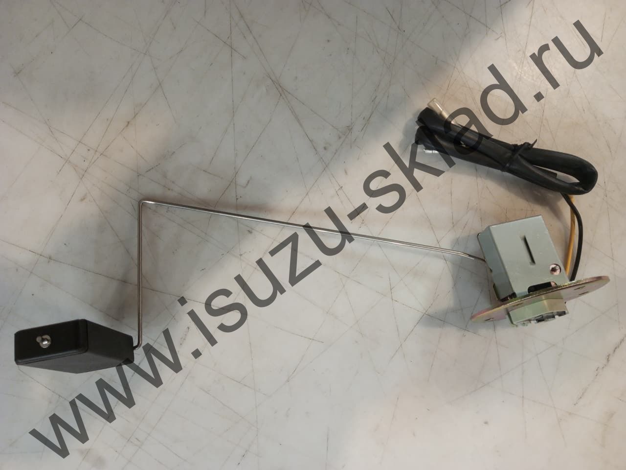 Датчик уровня топлива nqr71/75/90/Богдан/npr75 бак 100л 2 контакта