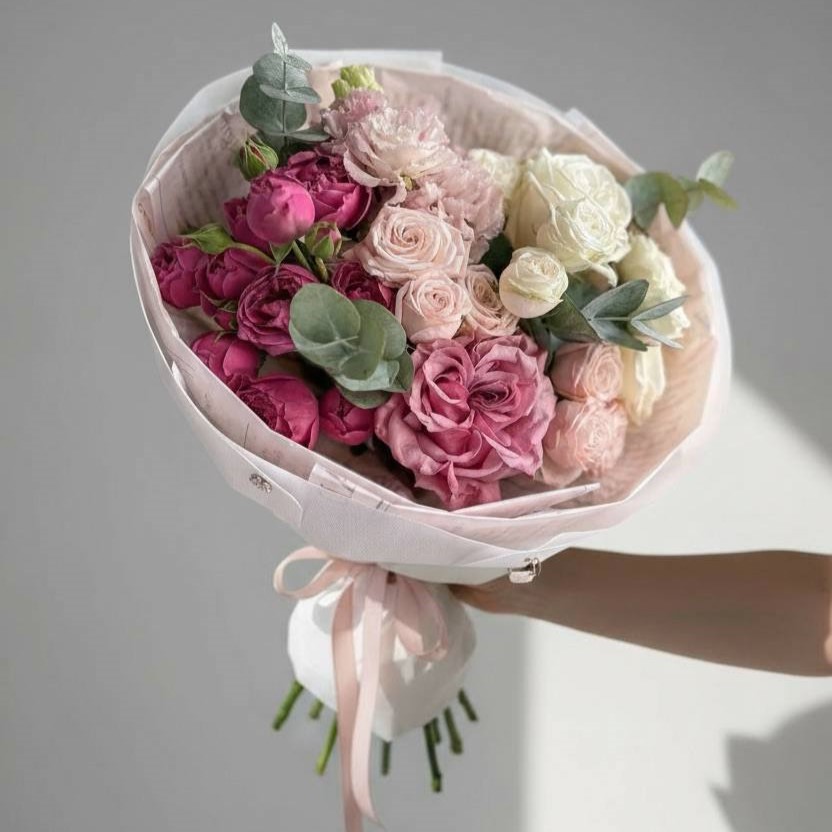 Объятия в букете