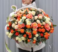 Композиция в корзине "Осенний поцелуй"