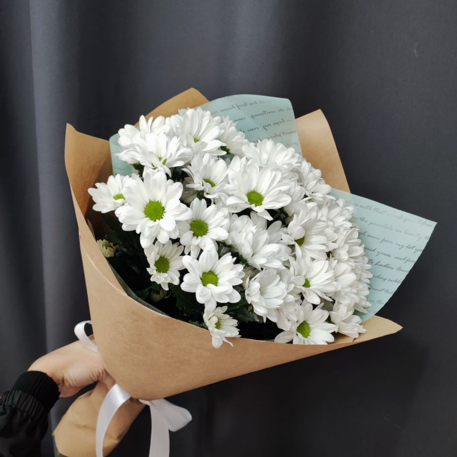 Букет из кустовых хризантем ромашка