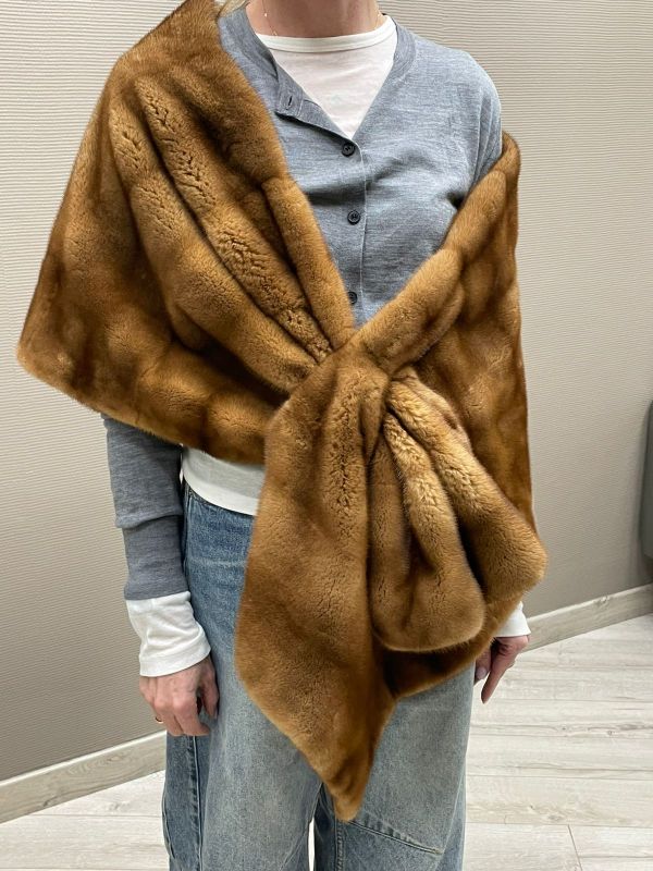 Палантин в трендовом цвете "золота" Пошив на заказ