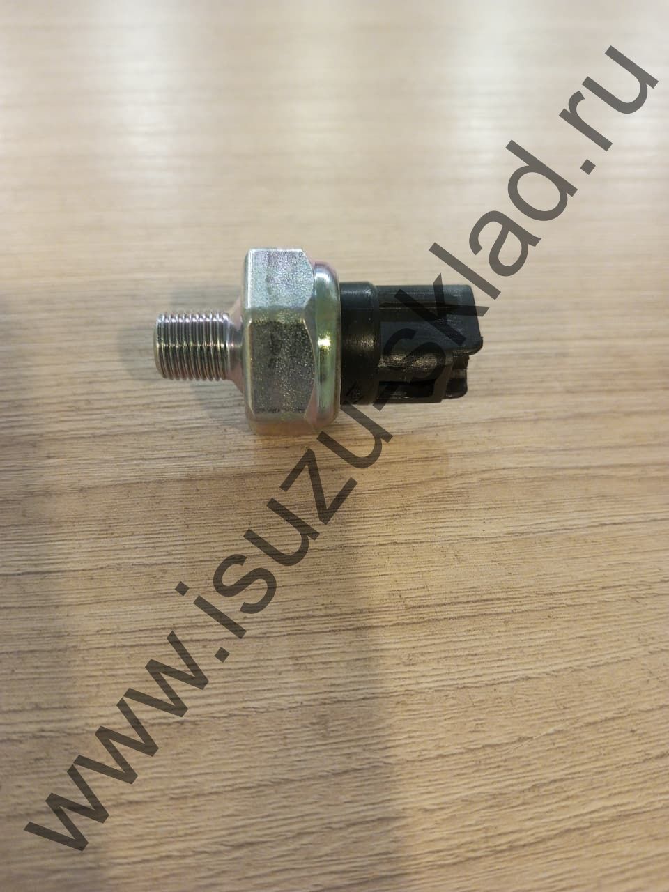 Датчик давления масла (4hg1/4hk1/4jj1) nqr71/75/90/npr75/Богдан/fsr (Япония)