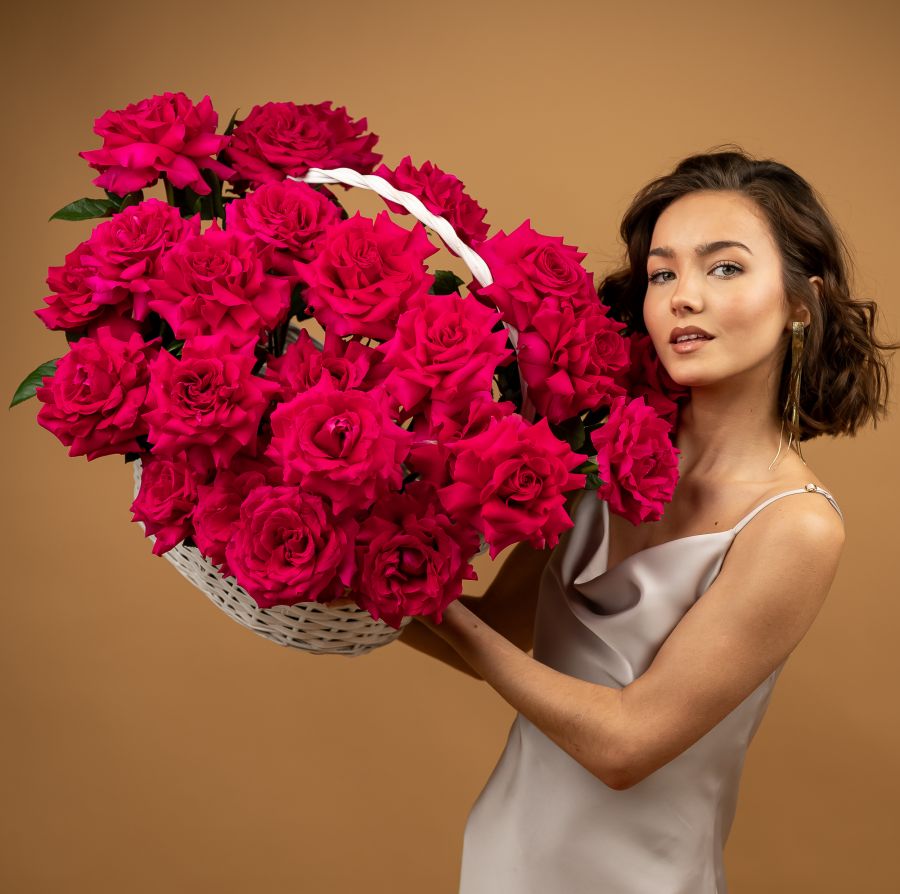 Корзина из15 французких розовых роз