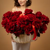 Корзина из 15 французких красных роз