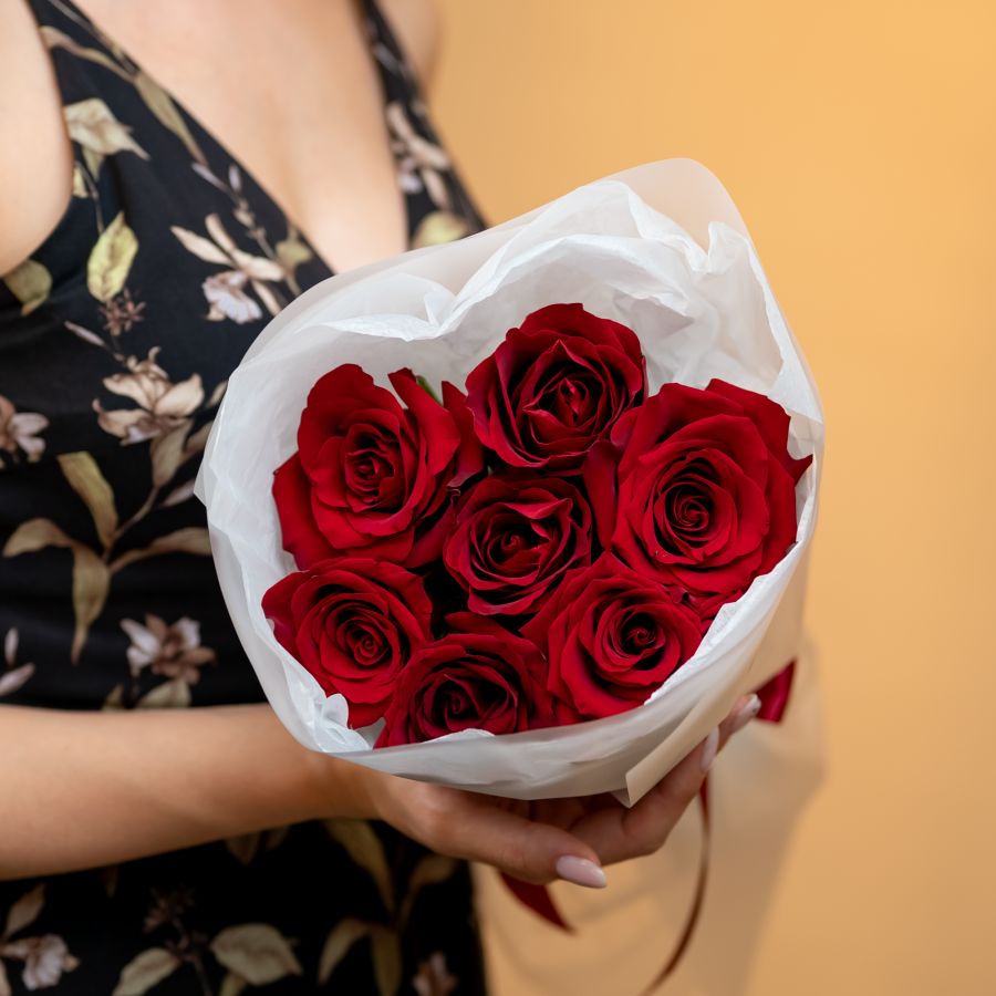 Букет из  7красных роз  60 см