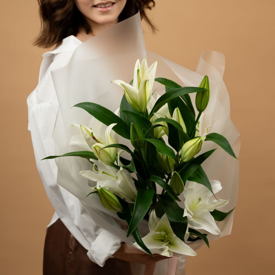 Букет из ароматных белых лили от 3шт