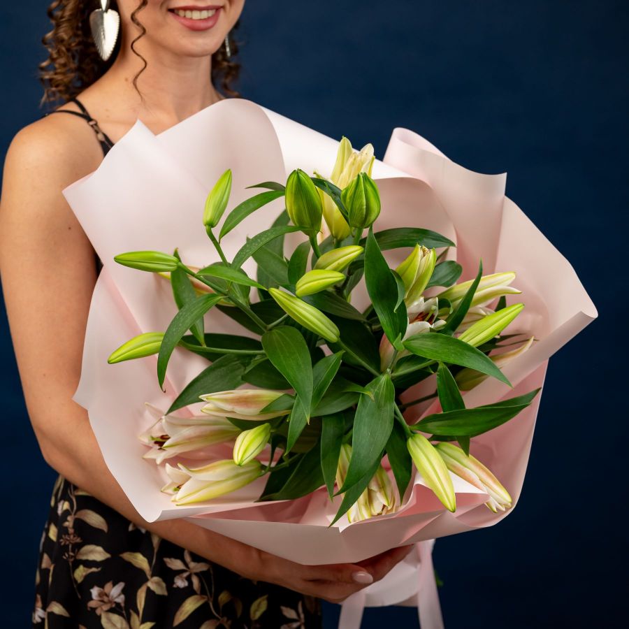 Букет из 3 белых лилий