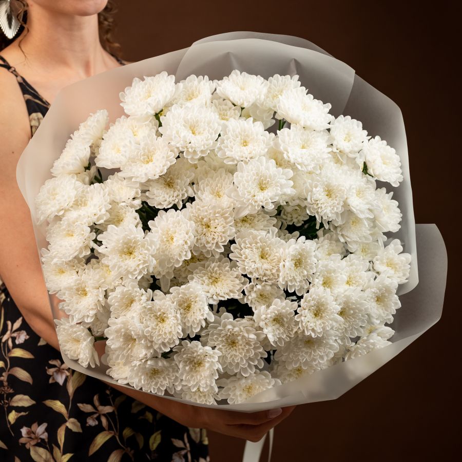 Шыкарный букет из 15 белых хризантем из сорта Алтай