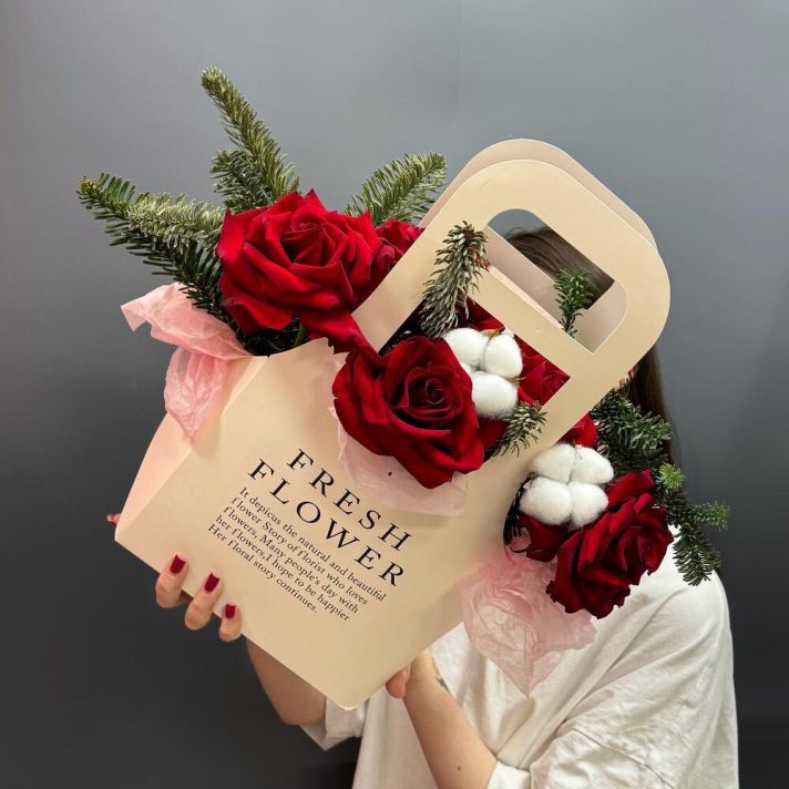 Композиция из Нобилиса и Туи Новогодняя №2