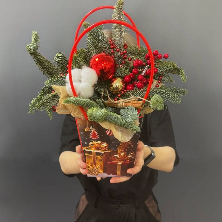 Композиция из Нобилиса Новогодняя с шарами