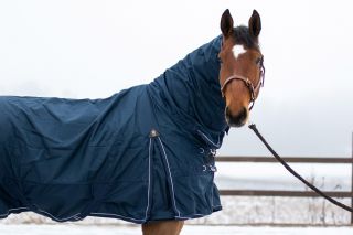 Непромокаемая попона с полной шеей "Horse Comfort STORM" на утеплителе 100 г/м. 1680 ден. Суперкрепкая!