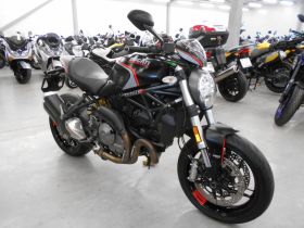 DUCATI MONSTER 821