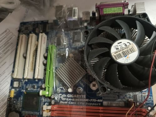 Материнская плата Gigabyte GA-8I865GMK-775 Intel 865 G,(LGA775,800/533 MГц),mATX