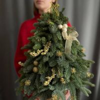 Золотая праздничная ёлочка