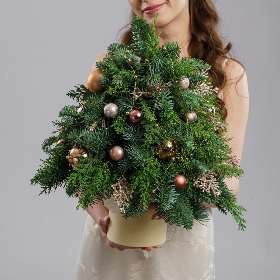 Ёлка «Микс хвои» M в золотом цвете