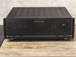 Усилитель Parasound Hint 6