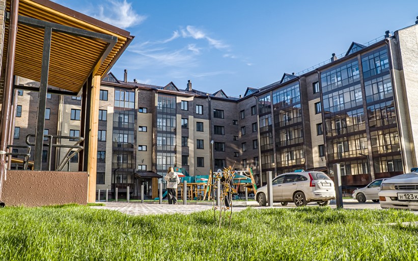 3-комнатная квартира 79,35кв.м. Авиаторов 1Д