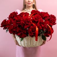 Французская роза 25шт (Эксплорер) в корзине размер L (40/37)