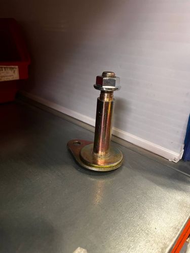 Палец рессоры передний ISUZU 8941179001