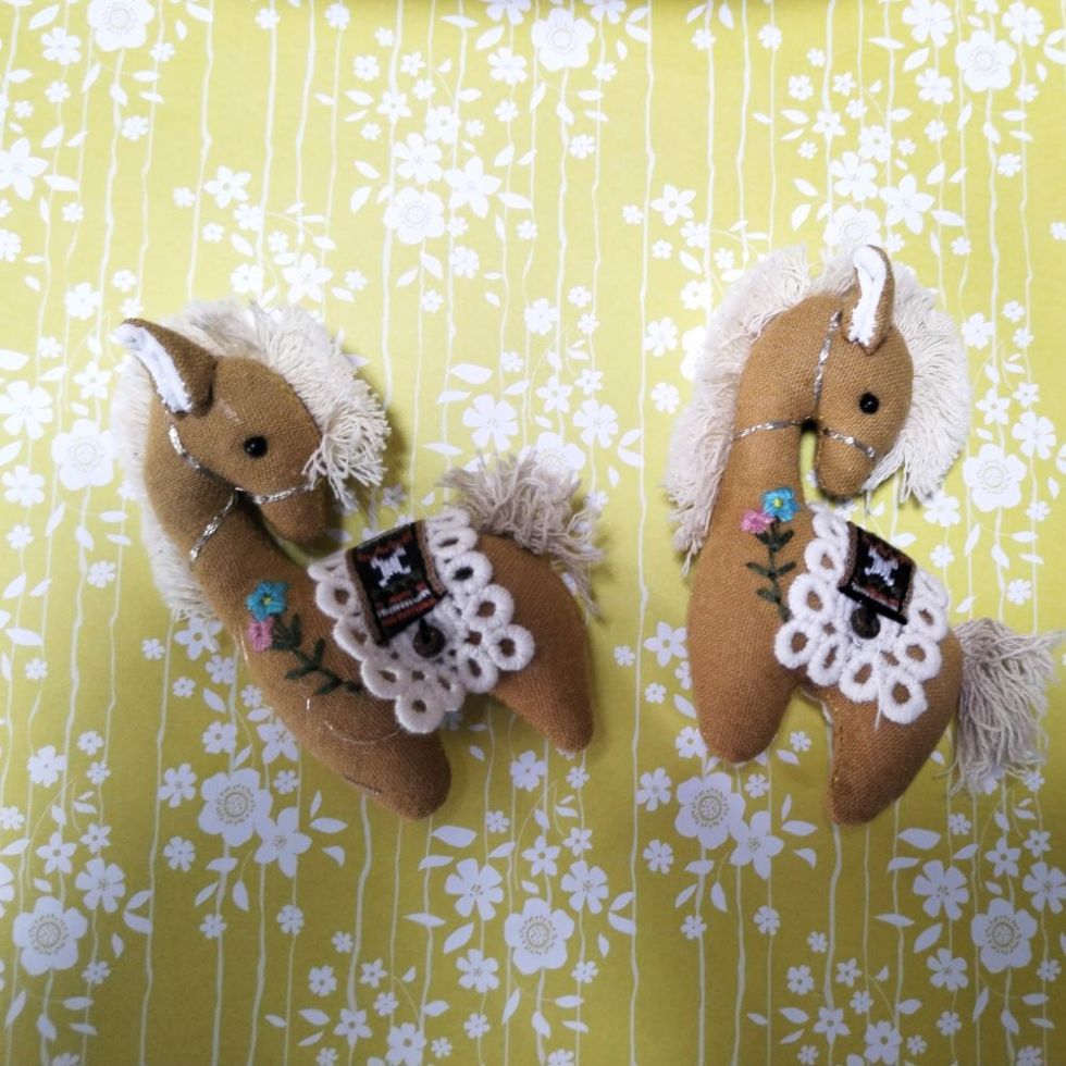 Игрушка для куклы Лошадка 95 мм  1 штука (DZF-H.95)