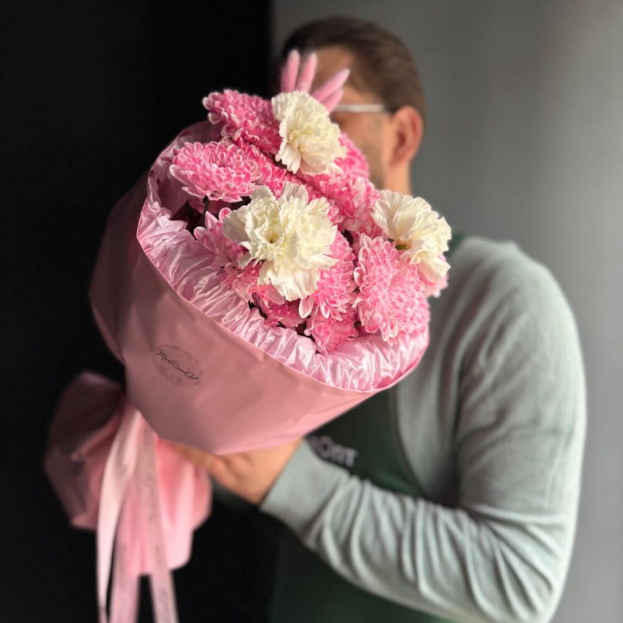 Букет "Романтик"/хризантема кустовая/диантусы/лагурус