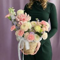 Композиция в кашпо под ленту