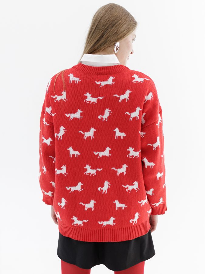 Свитер с лошадками красный