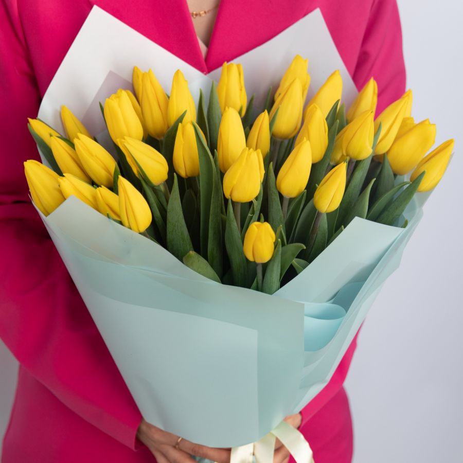 Букет из желтых тюльпанов