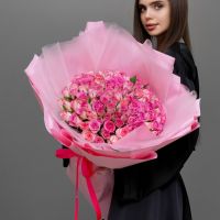 101 роза розовая 40 см (Кения) в пышном оформлении