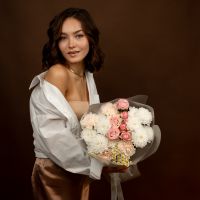 Букет из диантусов и ромашки