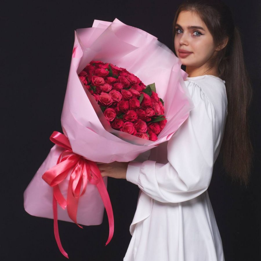 51 розовая роза 40 см (Кения) в пышной упаковке