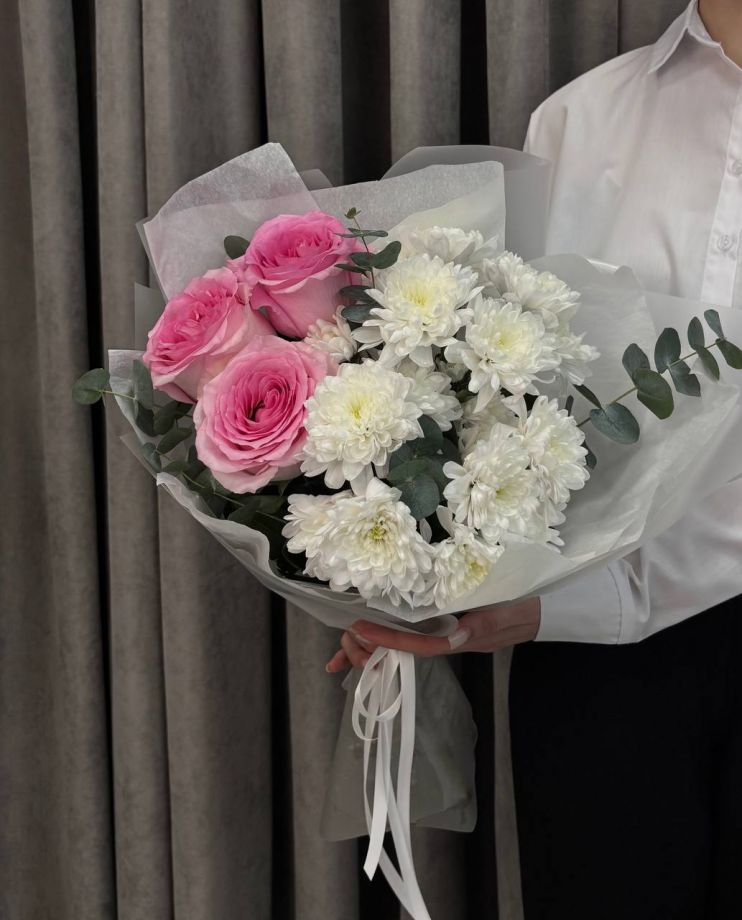 Букет из Хризантем и Роз "Первое признание"