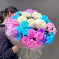 Букет из разноцветных хризантем