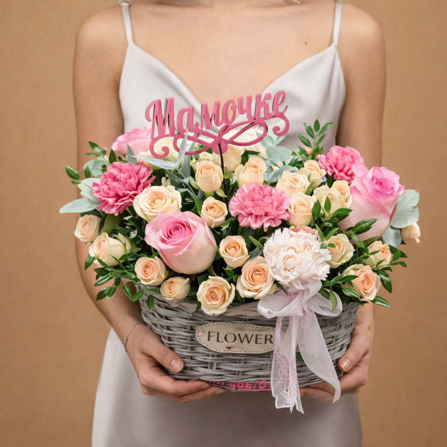 Корзина с цветами для мамы
