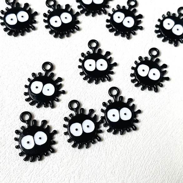 Подвеска (кулон/ шарм) "Уголек Миядзаки" с эмалью (GEO-C400)