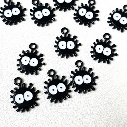 Подвеска (кулон/ шарм) "Уголек Миядзаки" с эмалью (GEO-C400)