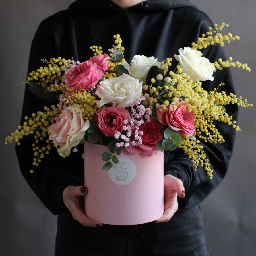 Весенняя коробка с пионовидными розами