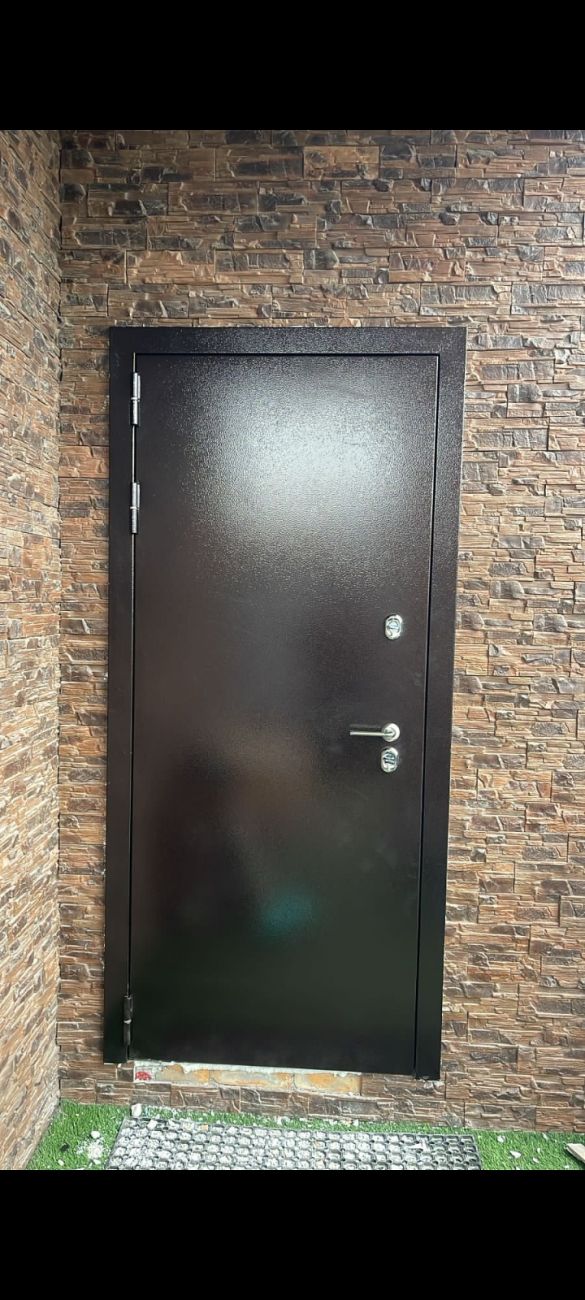 Установка металлических дверей в квартиру