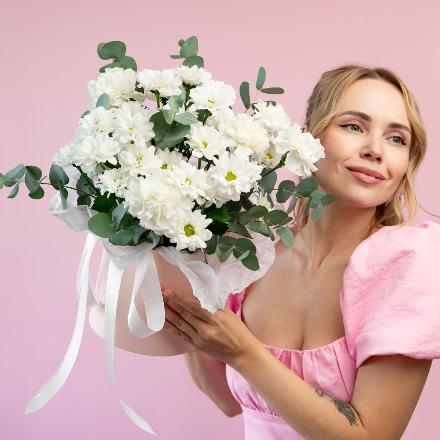 Шляпная коробка размер М (с ромашкой)