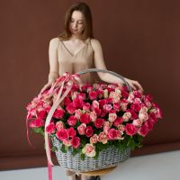 201 розовая роза микс 40 см в корзине
