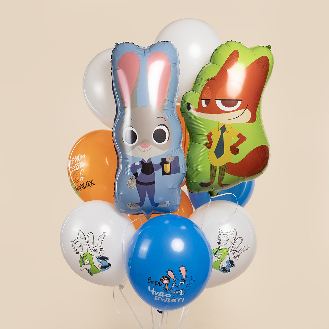 Фонтан с веселым зайчиком и лисом из шаров с гелием