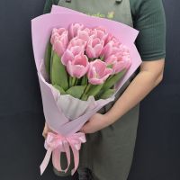 Розовые тюльпаны