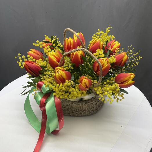 Композиция в корзине "Мелодия весны"