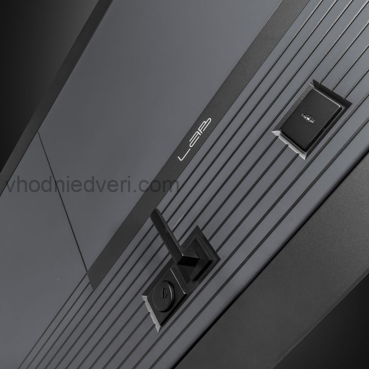 Входная дверь Лабиринт Лаб 2 Про - Зеркало фацет Белый софт