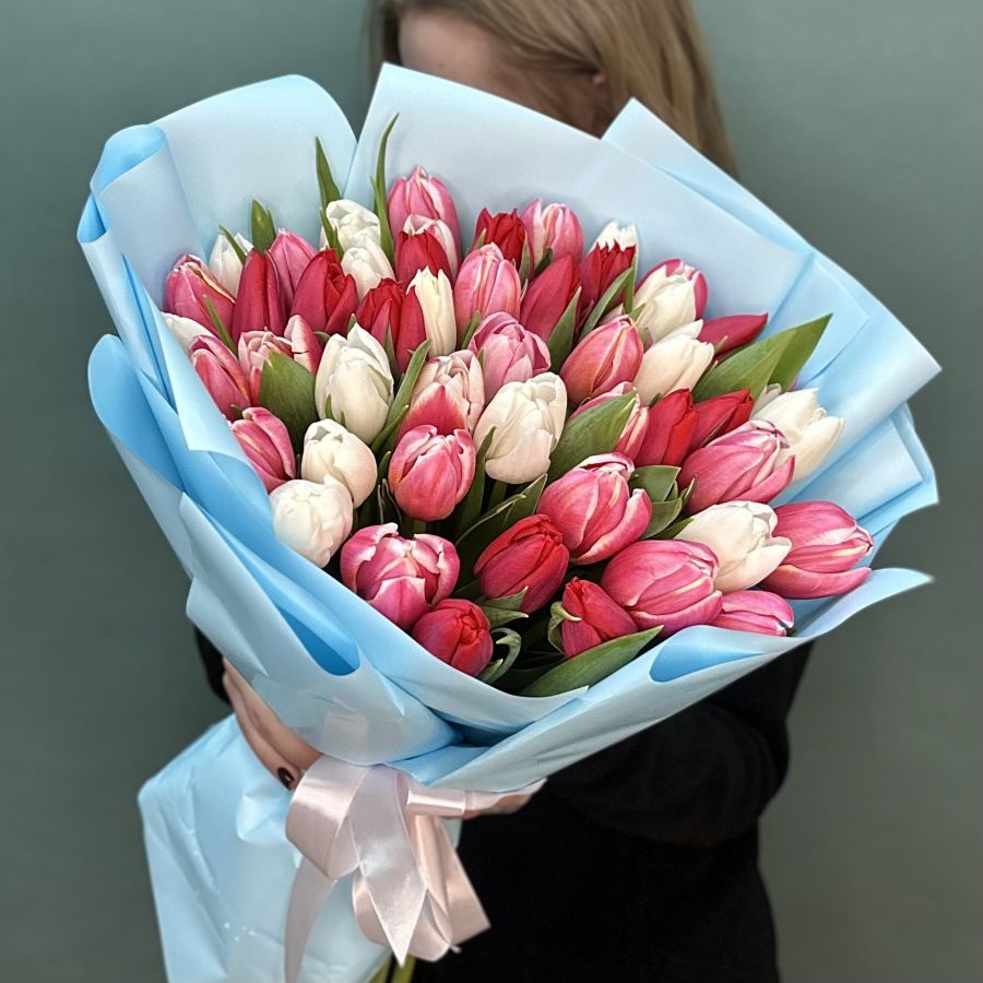 Букет из 51 тюльпана микс