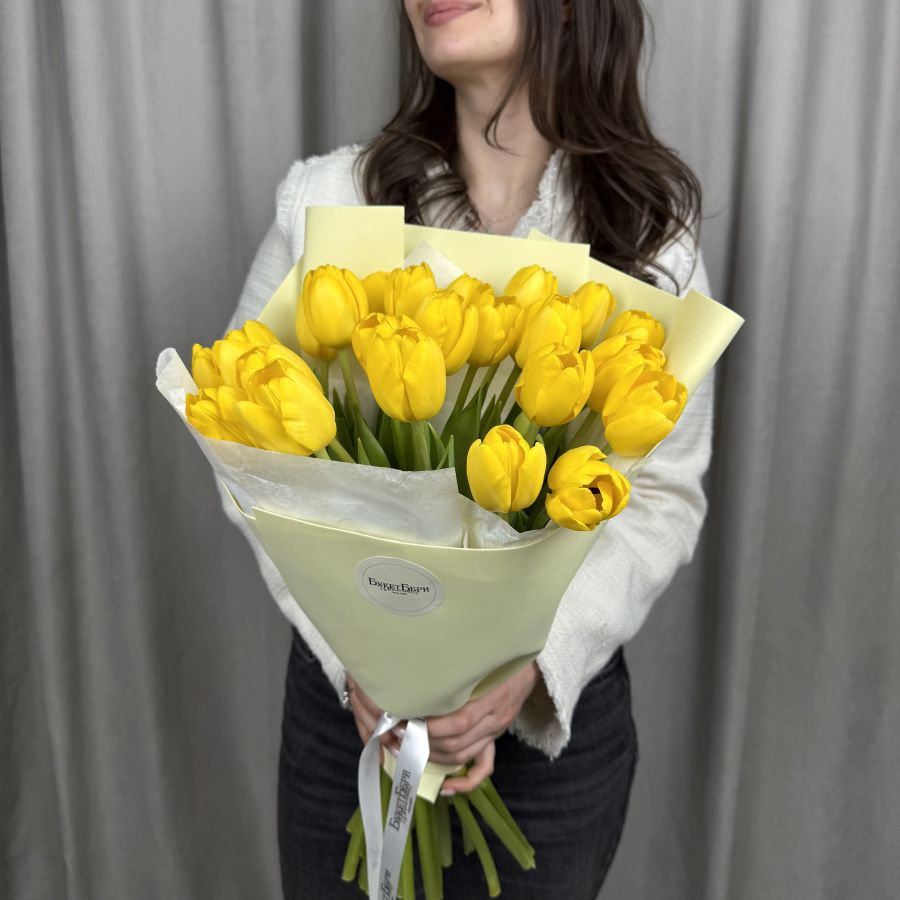 Букет из 25 хрустящих тюльпанов